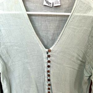 💚Like New, Indian Tropical crinkled v-neck Aline long sleeve top. Beautiful!